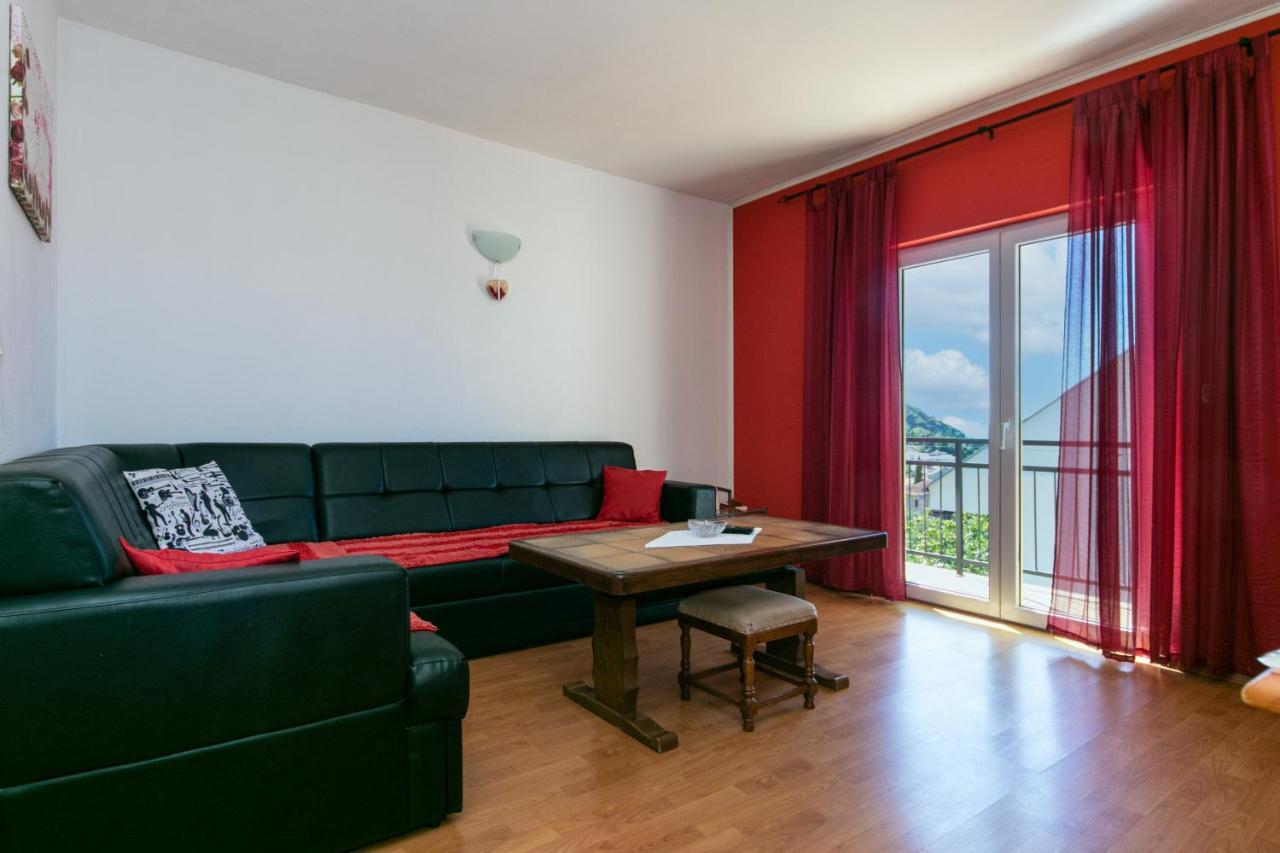 Apartments With A Parking Space Gradac, Makarska - 14708 المظهر الخارجي الصورة